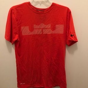 Nike Lebrun James T-Shirt - Size Small
